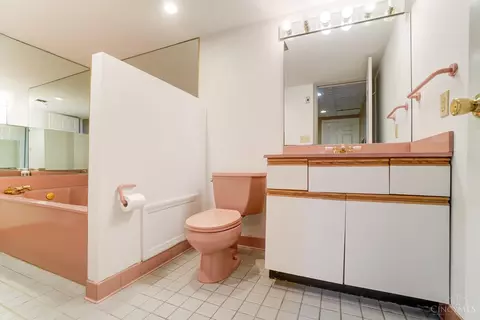 Bath - 8944 Cypresspoint Ln, Cincinnati, OH 45249 photo 6 of 6