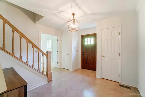 Entry Way - 8944 Cypresspoint Ln, Cincinnati, OH 45249 photo 3 of 8