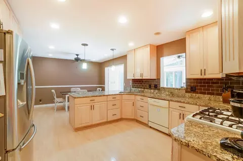 Kitchen - 8944 Cypresspoint Ln, Cincinnati, OH 45249 photo 4 of 4