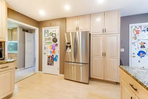 Kitchen - 8944 Cypresspoint Ln, Cincinnati, OH 45249 photo 3 of 4