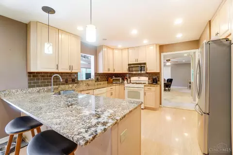 Kitchen - 8944 Cypresspoint Ln, Cincinnati, OH 45249 photo 1 of 4