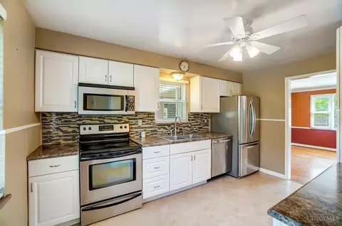 335 Bob Dr, Cincinnati, OH 45238 photo 8