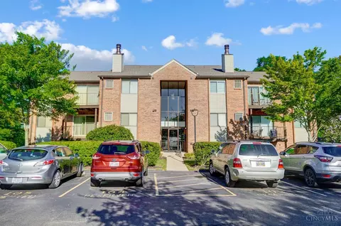 5975 Meadowcreek Dr #1, Milford, OH 45150
