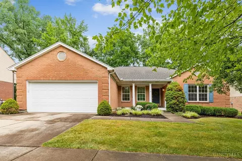 5546 Homecrest Ln, Mason, OH 45040