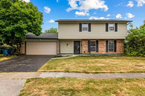 6814 Locustview Dr, Huber Heights, OH 45424