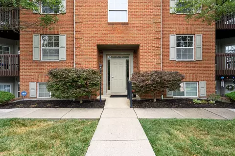 6364 Chimney Ct, Mason, OH 45040 photo 2