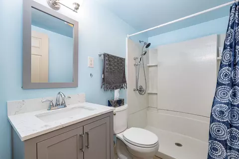 Bath - 4412 Foley Rd, Cincinnati, OH 45238 photo 1 of 2
