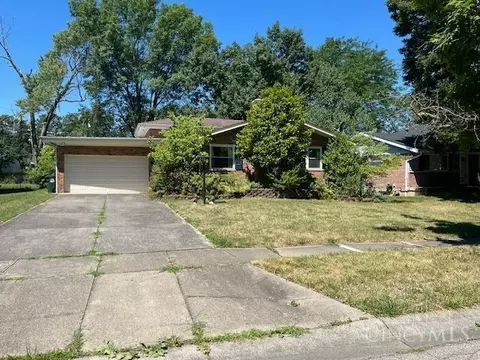 61 Hayden Dr, Greenhills, OH 45218