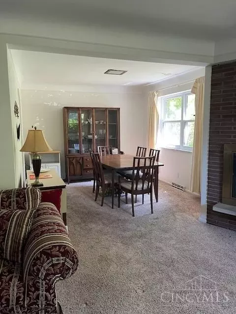 61 Hayden Dr, Greenhills, OH 45218 photo 9