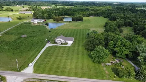 10826 Fairview Rd, Bennington, IN 47011