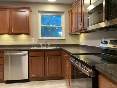516 Morrvue Dr, Cincinnati, OH 45238 photo 4