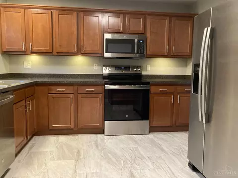 516 Morrvue Dr, Cincinnati, OH 45238 photo 3
