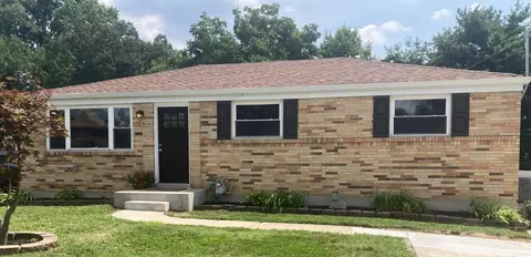 516 Morrvue Dr, Cincinnati, OH 45238 photo 2