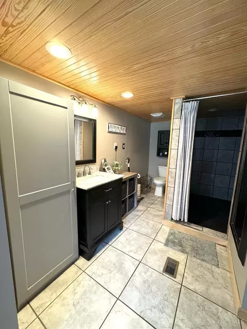 Bath - 6301 Beech Fork Rd, Otway, OH 45657 photo 2 of 3