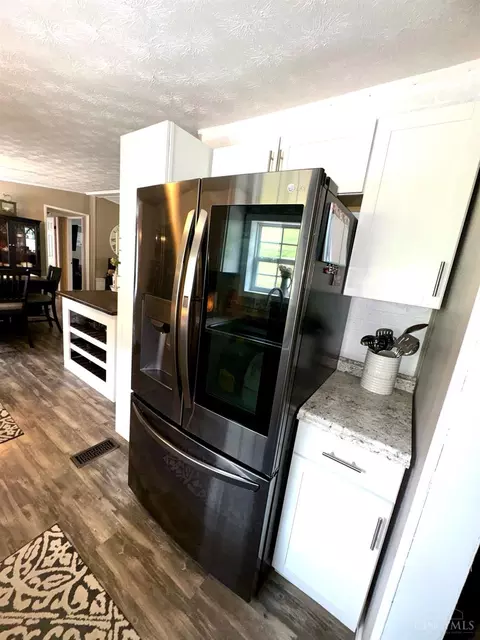 Kitchen - 6301 Beech Fork Rd, Otway, OH 45657 photo 3 of 3