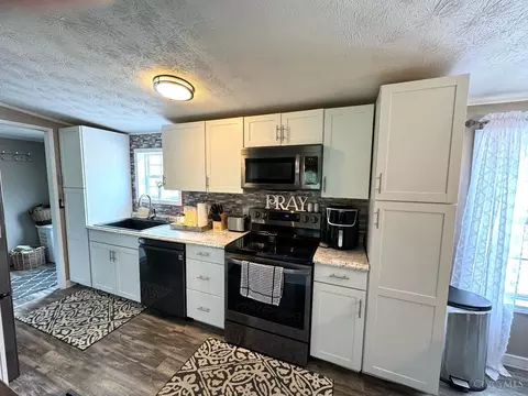 Kitchen - 6301 Beech Fork Rd, Otway, OH 45657 photo 2 of 3