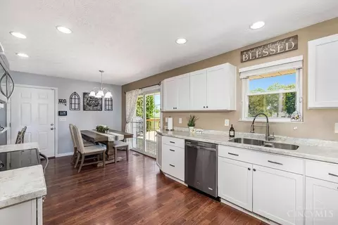 Kitchen - 1740 Morman Rd, Hamilton, OH 45013 photo 2 of 4