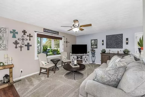 Living - 1740 Morman Rd, Hamilton, OH 45013 photo 2 of 7