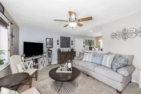 Living - 1740 Morman Rd, Hamilton, OH 45013 photo 4 of 7
