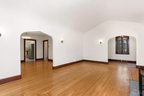 Living - 2159 Crane Ave, Cincinnati, OH 45207 photo 4 of 6
