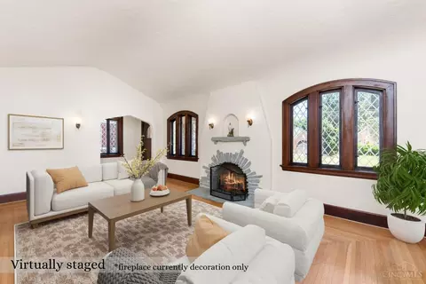 Living - 2159 Crane Ave, Cincinnati, OH 45207 photo 2 of 6