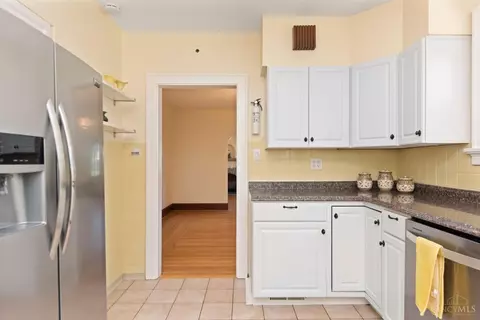 Kitchen - 2159 Crane Ave, Cincinnati, OH 45207 photo 4 of 4
