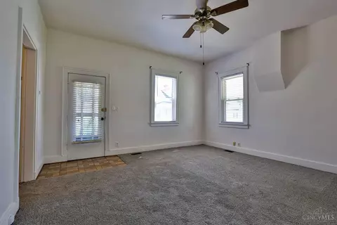 12 Elizabeth St, Reading, OH 45215 photo 4