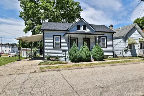 12 Elizabeth St, Reading, OH 45215