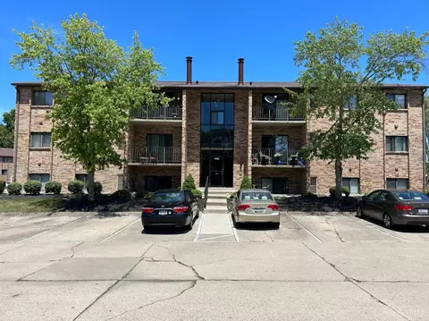 7231 Creekview Dr #7, Colerain Twp, OH 45247