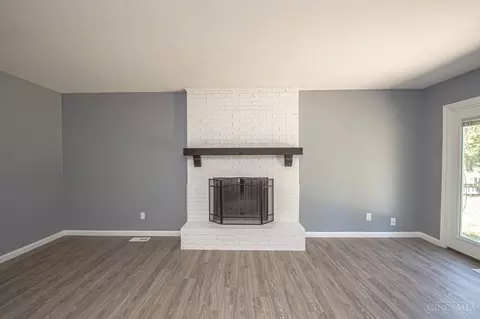 210 Glenburn Dr, Centerville, OH 45459 photo 14