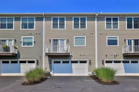 Exterior - 7016 Maple Ave, Madeira, OH 45243 photo 7 of 10