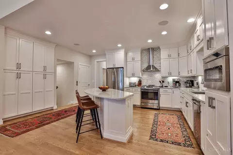 Kitchen - 7016 Maple Ave, Madeira, OH 45243 photo 5 of 7