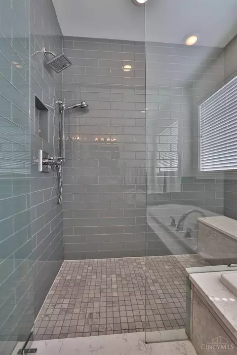Bath - 7016 Maple Ave, Madeira, OH 45243 photo 6 of 7