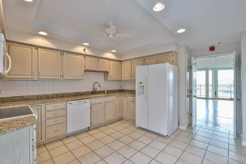 Kitchen - 415 Bond Pl #9B, Cincinnati, OH 45206 photo 3 of 3