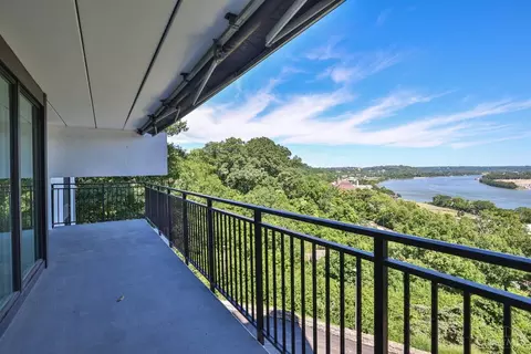 View/Area - 415 Bond Pl #9B, Cincinnati, OH 45206 photo 2 of 10