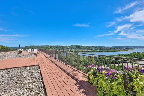 View/Area - 415 Bond Pl #9B, Cincinnati, OH 45206 photo 8 of 10