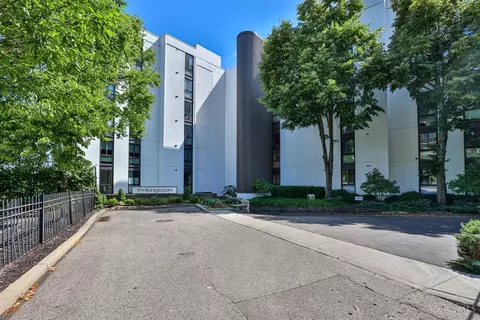 415 Bond Pl #9B, Cincinnati, OH 45206