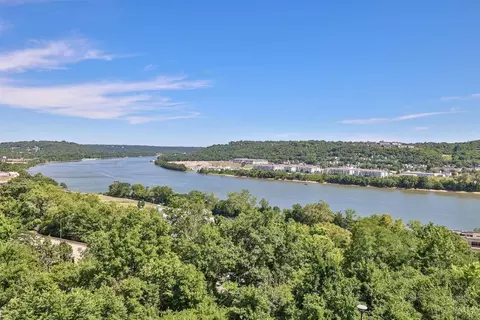 View/Area - 415 Bond Pl #9B, Cincinnati, OH 45206 photo 6 of 10