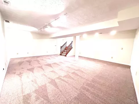 1018 Vixen Dr, Cincinnati, OH 45245 photo 25