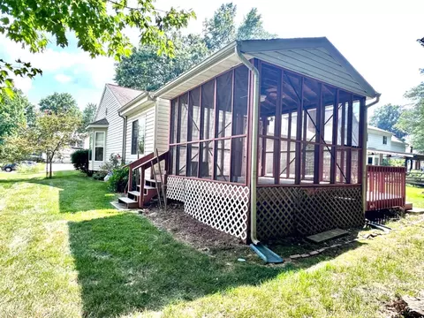 1018 Vixen Dr, Cincinnati, OH 45245 photo 3