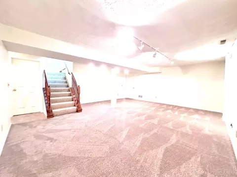 1018 Vixen Dr, Cincinnati, OH 45245 photo 24