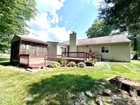 1018 Vixen Dr, Cincinnati, OH 45245 photo 2