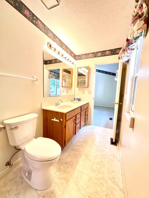 1018 Vixen Dr, Cincinnati, OH 45245 photo 18