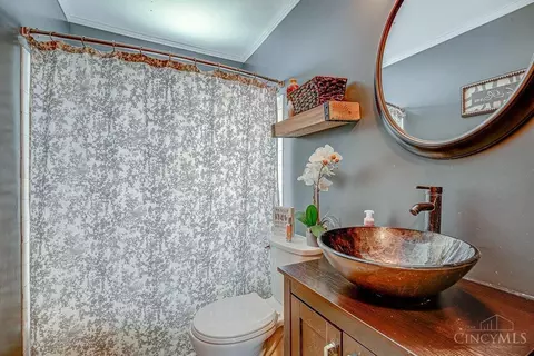 Bath - 3630 Eyrich Rd, Cincinnati, OH 45248 photo 1 of 2