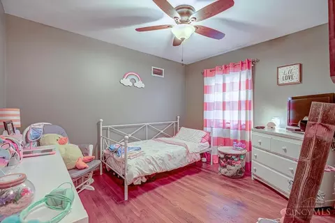 Bedroom - 3630 Eyrich Rd, Cincinnati, OH 45248 photo 4 of 7