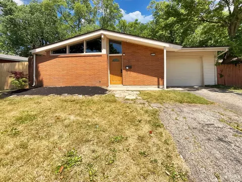 824 Cascade Rd, Forest Park, OH 45240