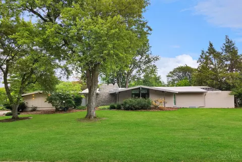 7920 Rollingknolls Dr, Amberley, OH 45237