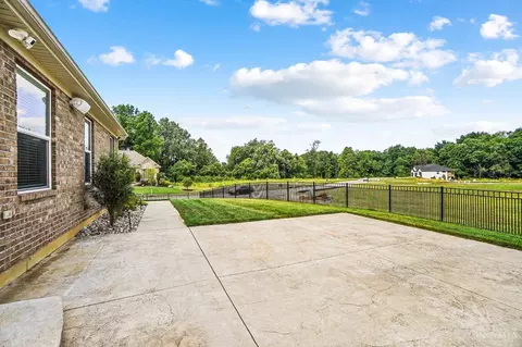 Exterior - 501 Barnside Ln, Cincinnati, OH 45233 photo 3 of 7