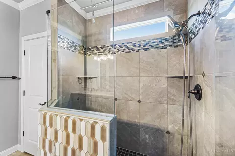 Bath - 501 Barnside Ln, Cincinnati, OH 45233 photo 3 of 5