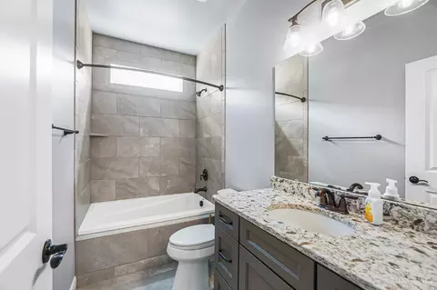 Bath - 501 Barnside Ln, Cincinnati, OH 45233 photo 4 of 5